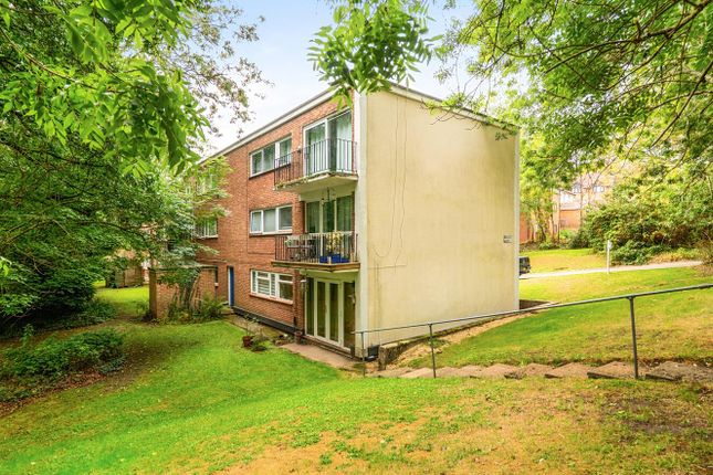 2-bed flat on 3 Hiltingbury Court, Hiltingbury Road, Chandler's Ford, £189,950