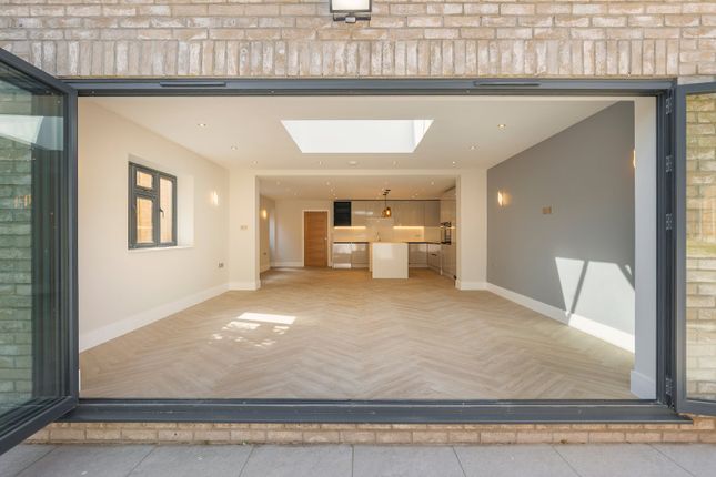 45, Nightingale Avenue, Cambridgeshire photo 4