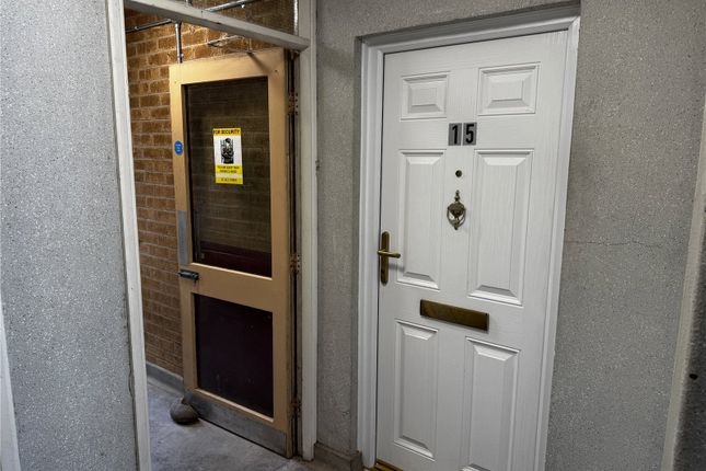 15, Silverfield Close, West Midlands photo 2