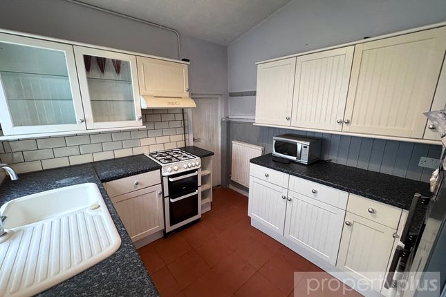39, Lake Street, Rhondda Cynon Taff photo 2