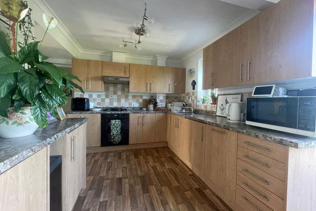 31, Woodview Road, Dursley photo 2