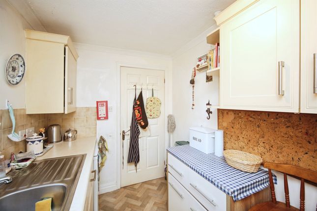 50, Saffron Meadow, Stratford-Upon-Avon photo 3