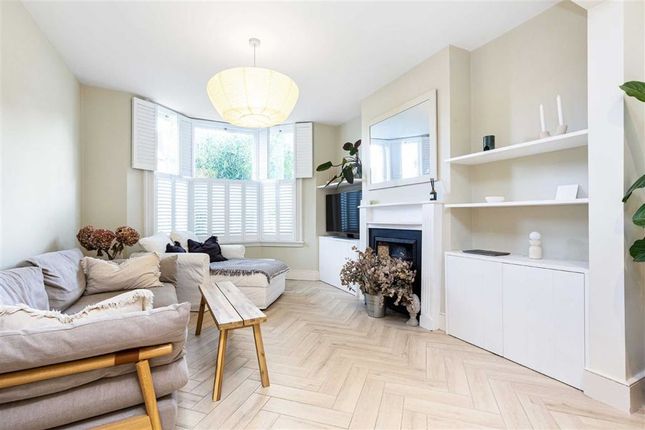 Flat for sale in Sunninghill Road, London