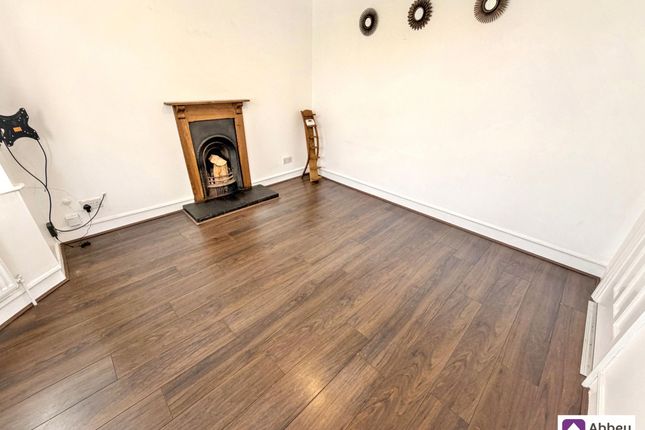 10 Avebury Avenue, Leicester photo 4