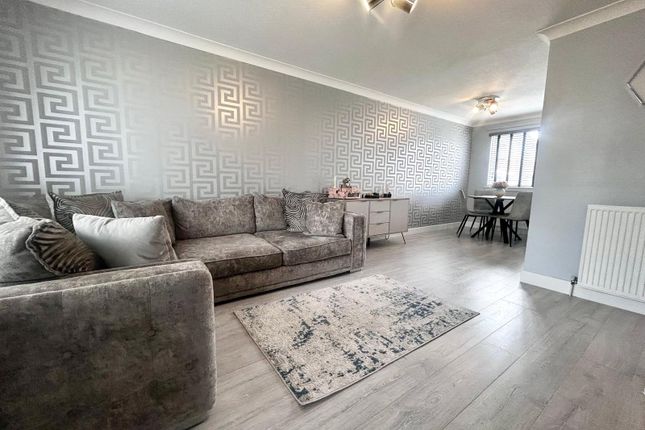 2, Lochwood Loan, Glasgow photo 2