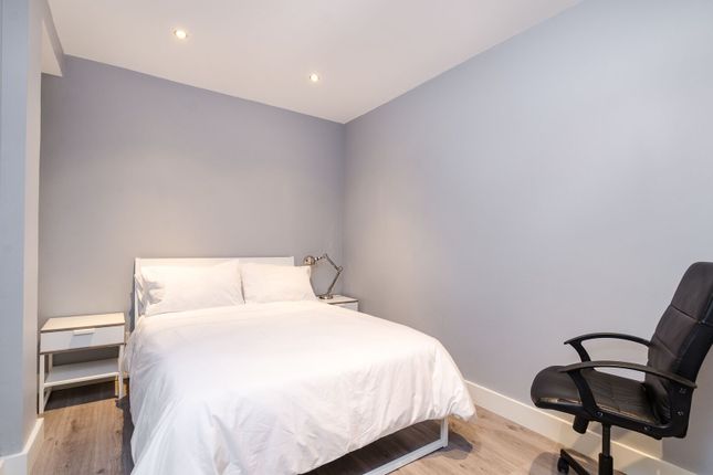 Courtfield Road, South Kensington photo 4