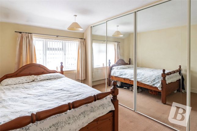 82, Pepper Hill, Gravesend photo 4