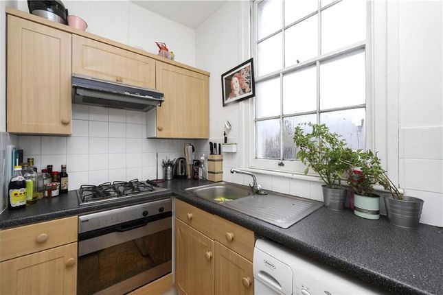 Second Floor Flat, 269, Royal College Street, London photo 5
