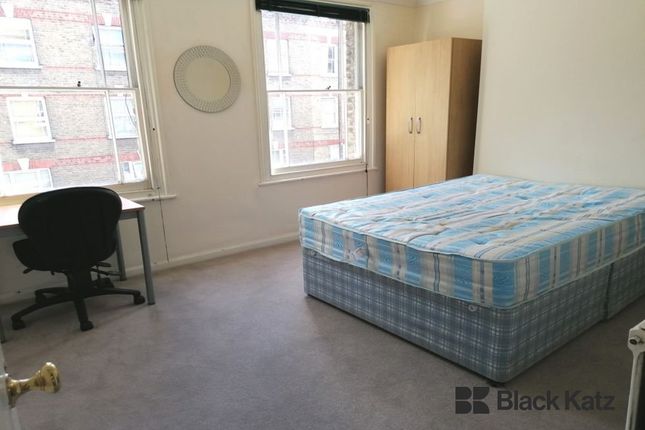 Terraced house to rent in Henshaw Street, London
