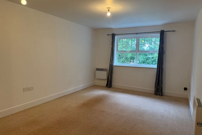 20 Jacobs Court, Crawley photo 3