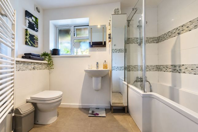 209 Daiglen Drive, South Ockendon photo 4