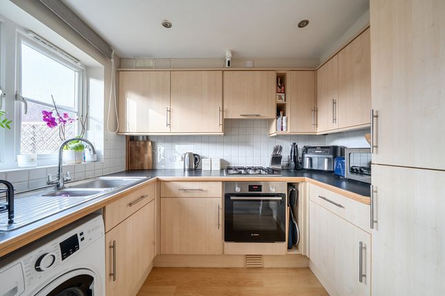 8, Bell Close, Pulborough photo 4