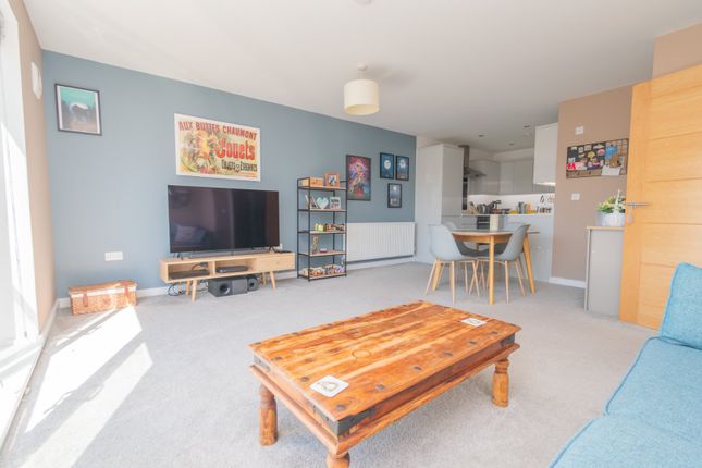 Flat 7, 8, Beach Avenue, Kent photo 3