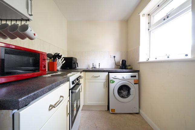 15, Reedmace Close, Waterlooville photo 2