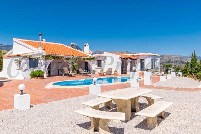 Thumbnail Villa for sale in Country Property, Sayalonga, Málaga, Andalusia, Spain