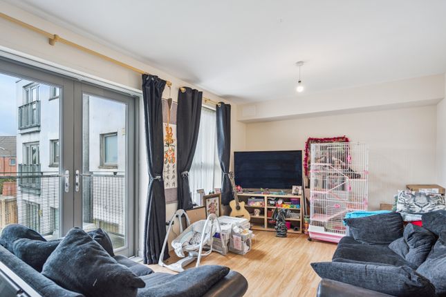 18, Glendevon Drive, Stirling photo 2