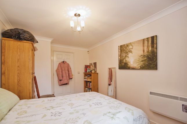 Flat for sale in Mondyes Court, Wells, Somerset