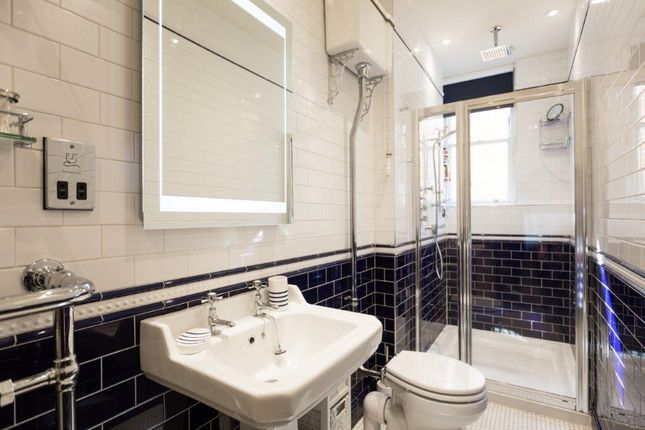 Town house for sale in St. Martins Lane, York