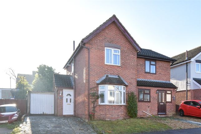 2-bed semi-detached on Woolwich Close, Chatham, £280,000