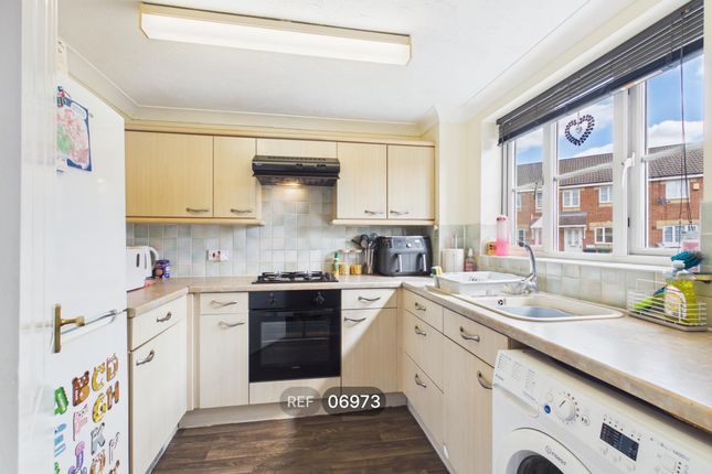 Fieldfare Drive, Peterborough photo 2