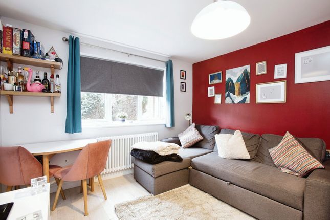 Flat for sale in Chamberlain Place, London