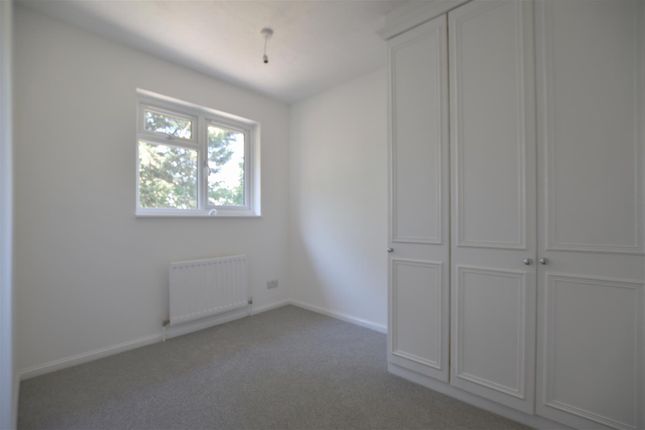 26, Abbots Rise, Redhill photo 5