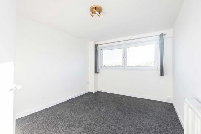 Flat for sale in Evering Road, London