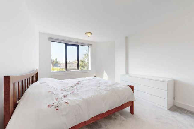 Flat for sale in Cavendish House, 21 Wellington Road, London