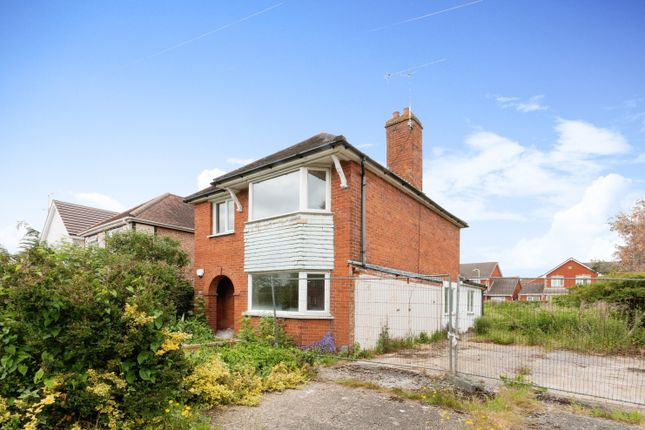 Thumbnail Detached house for sale in Whites Road, Farnborough, Hampshire