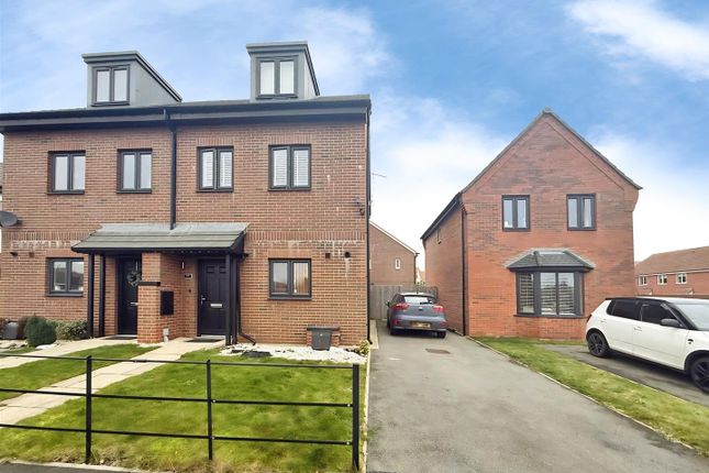 4-bed house on 19, Aster Road, Mansfield, £195,000