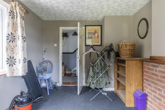 2 Crown Cottages, Cleve Hill, Faversham photo 4