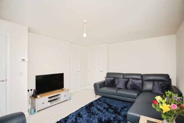 33, Station Avenue, Rugby photo 3