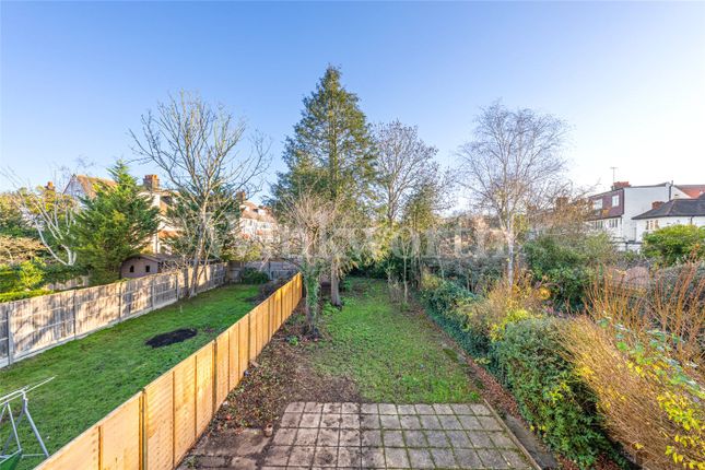 36, Hodford Road, London photo 3
