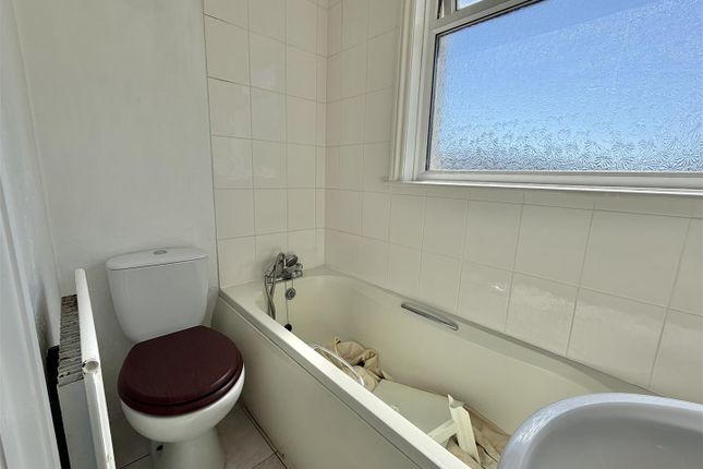 1, Branston Court, Coppins Road, Clacton-On-Sea photo 2