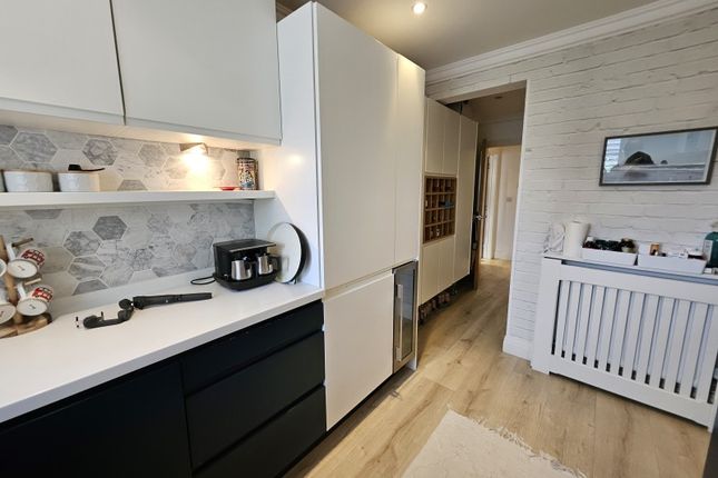 6 Bonham Gate, 11 New Zealand Avenue, Walton on Thames photo 4