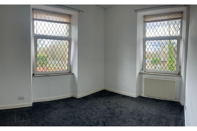 Flat for sale in Station Road, Leeds