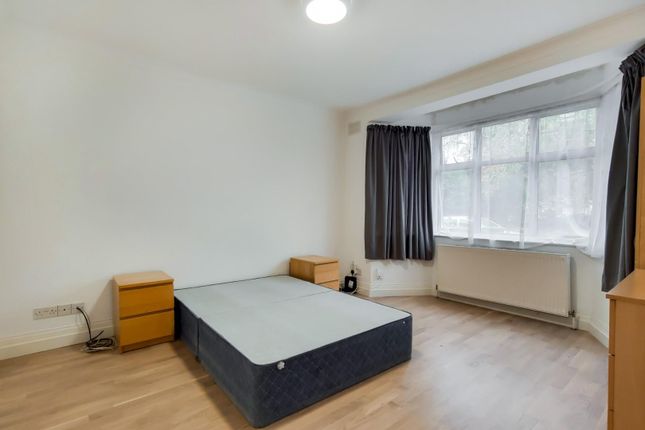 3_Main Bedroom-0.Jpg