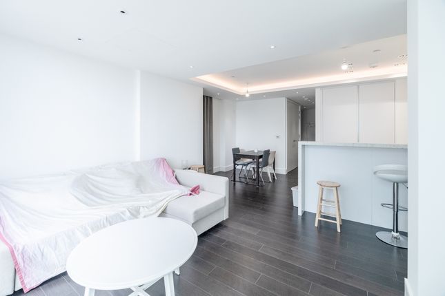 1-bed flat on Flat 15 Carrara Tower,, london, £3,510/mo