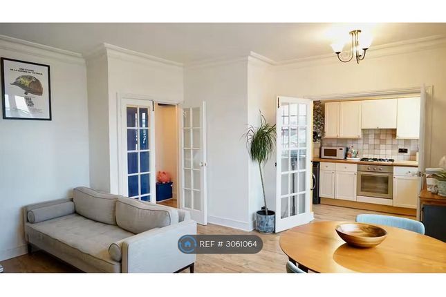 Flat C, Grove Lane, London photo 3