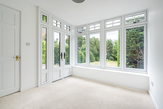 6, Raglan Road, Surrey photo 4