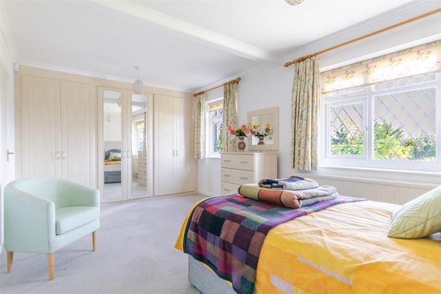 5, Highfield Drive, Ickenham photo 4