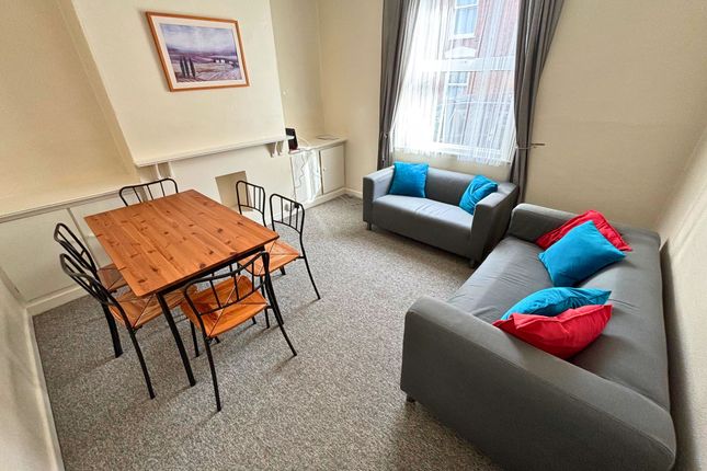 6 Portland Street, Exeter photo 3