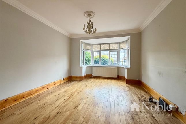 99, Albany Road, Hornchurch photo 2