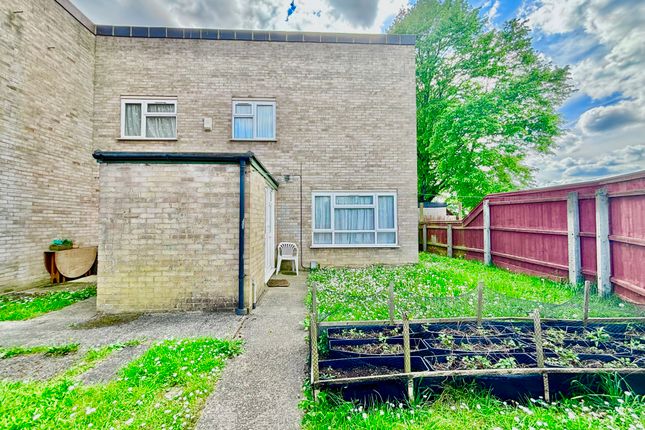 Thumbnail Property to rent in Rolleston Garth, Dogsthorpe, Peterborough