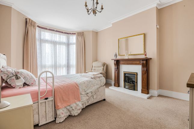 11, norfolk avenue, palmers green photo 3