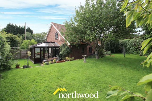 Detached house for sale in South End, Thorne, Doncaster