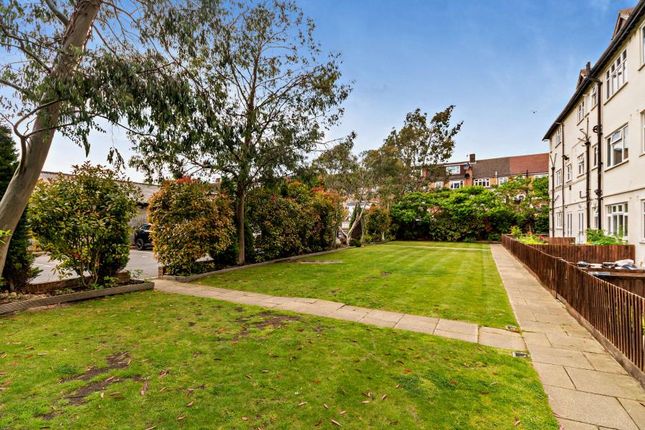 8, Dunford Court, Pinner photo 5