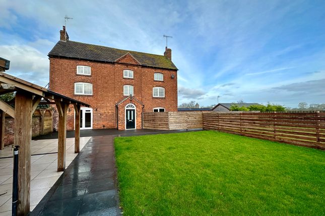 Thumbnail Farmhouse to rent in Scropton Road, Scropton, Derby