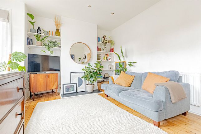 Flat for sale in Clementina Road, Leyton, London