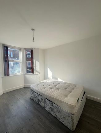 Room-1,2 Francis Street, Francis Street, Luton photo 2